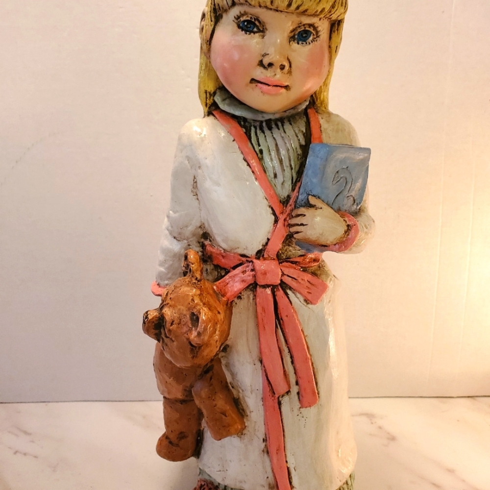 Collector DOLL,VINTAGE ,VERY RARE. GIRL WITH TEDDY BEAR.